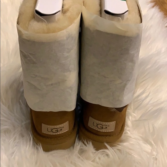 Brand New UGG Bailey Bow II Boots - Picture 4 of 6
